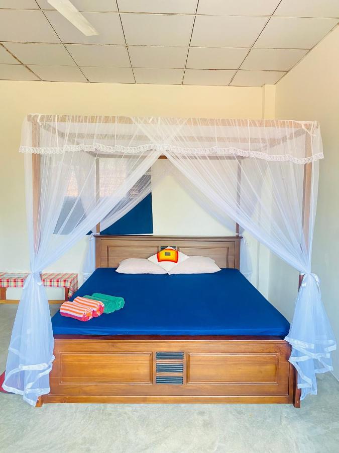 Coconut Reach Hotel Mirissa Bagian luar foto