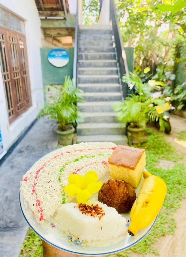 Coconut Reach Hotel Mirissa Bagian luar foto