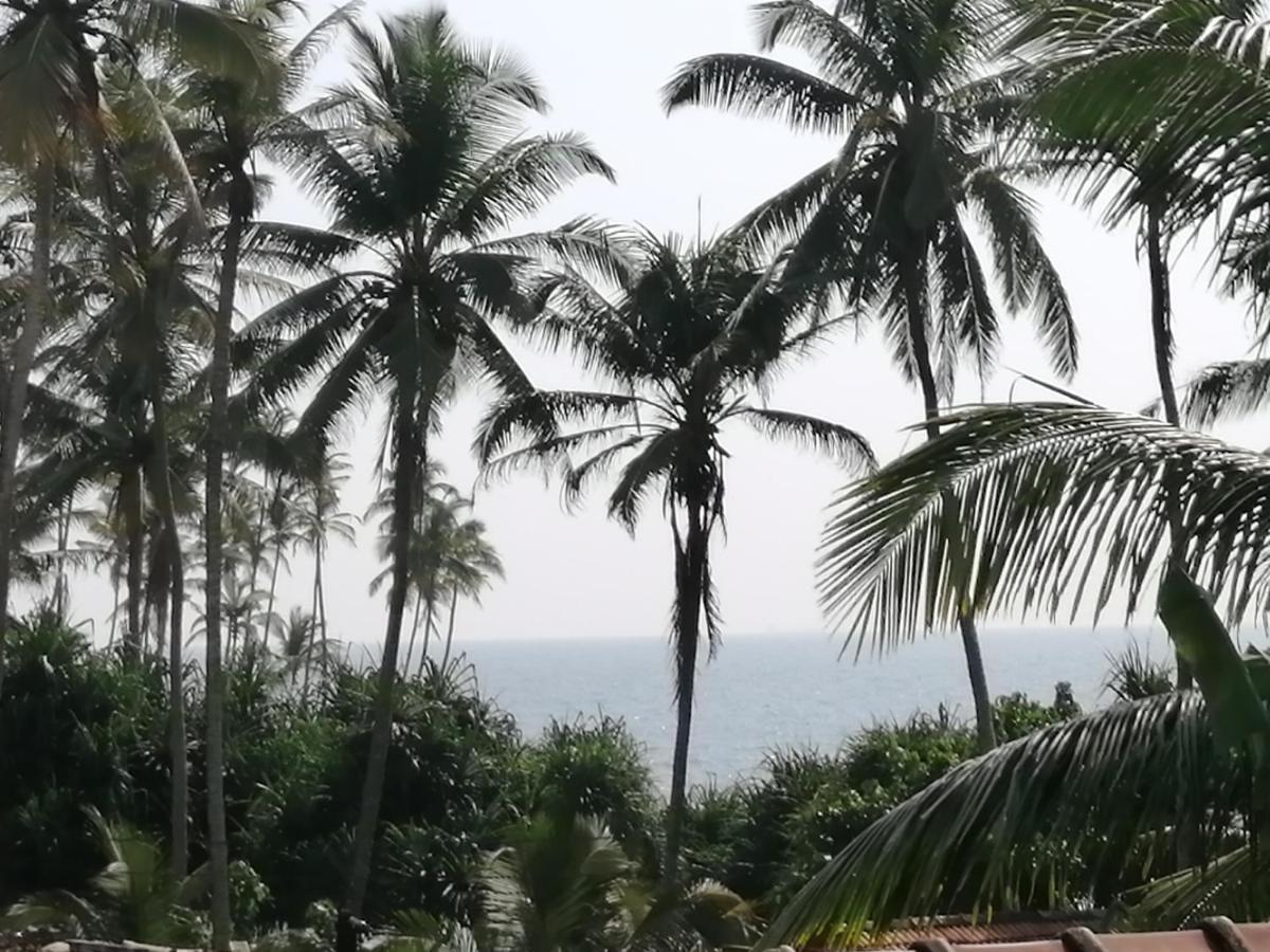 Coconut Reach Hotel Mirissa Bagian luar foto